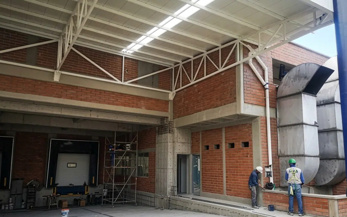 Muelle de carga y descarga de Amtex en Medellín